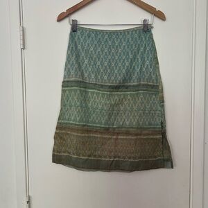Chic Patterned Midi Skirt in Green and Gold